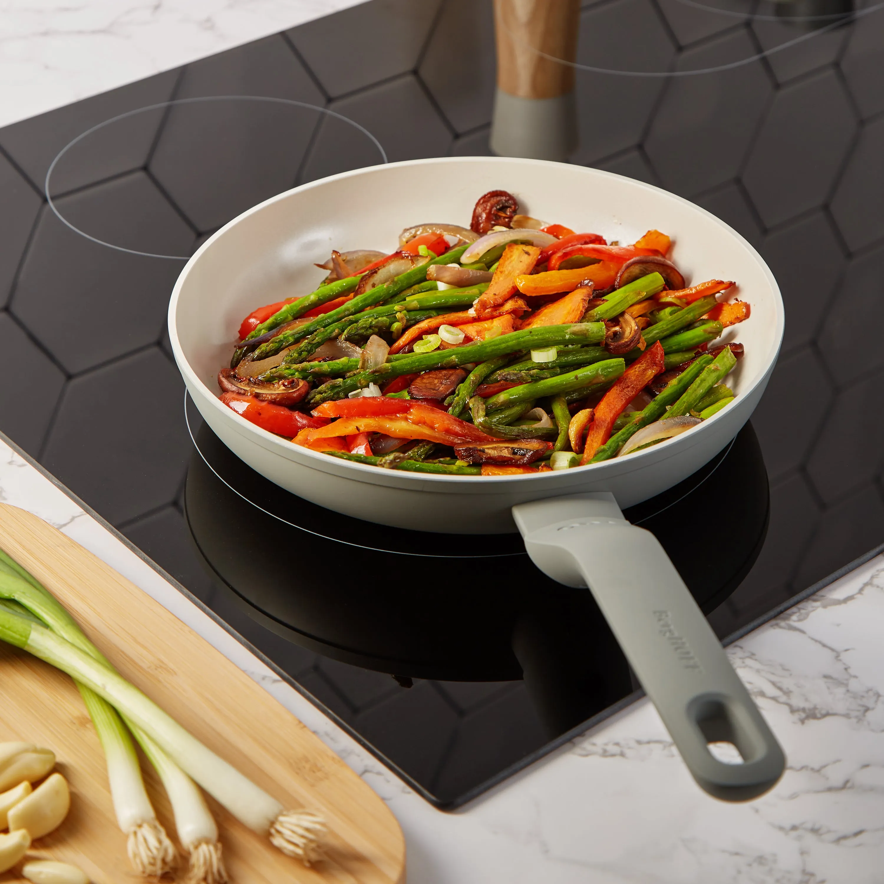 BergHOFF Leo Balance 2pc Nonstick Aluminum Fry Pan Set, Moonmist