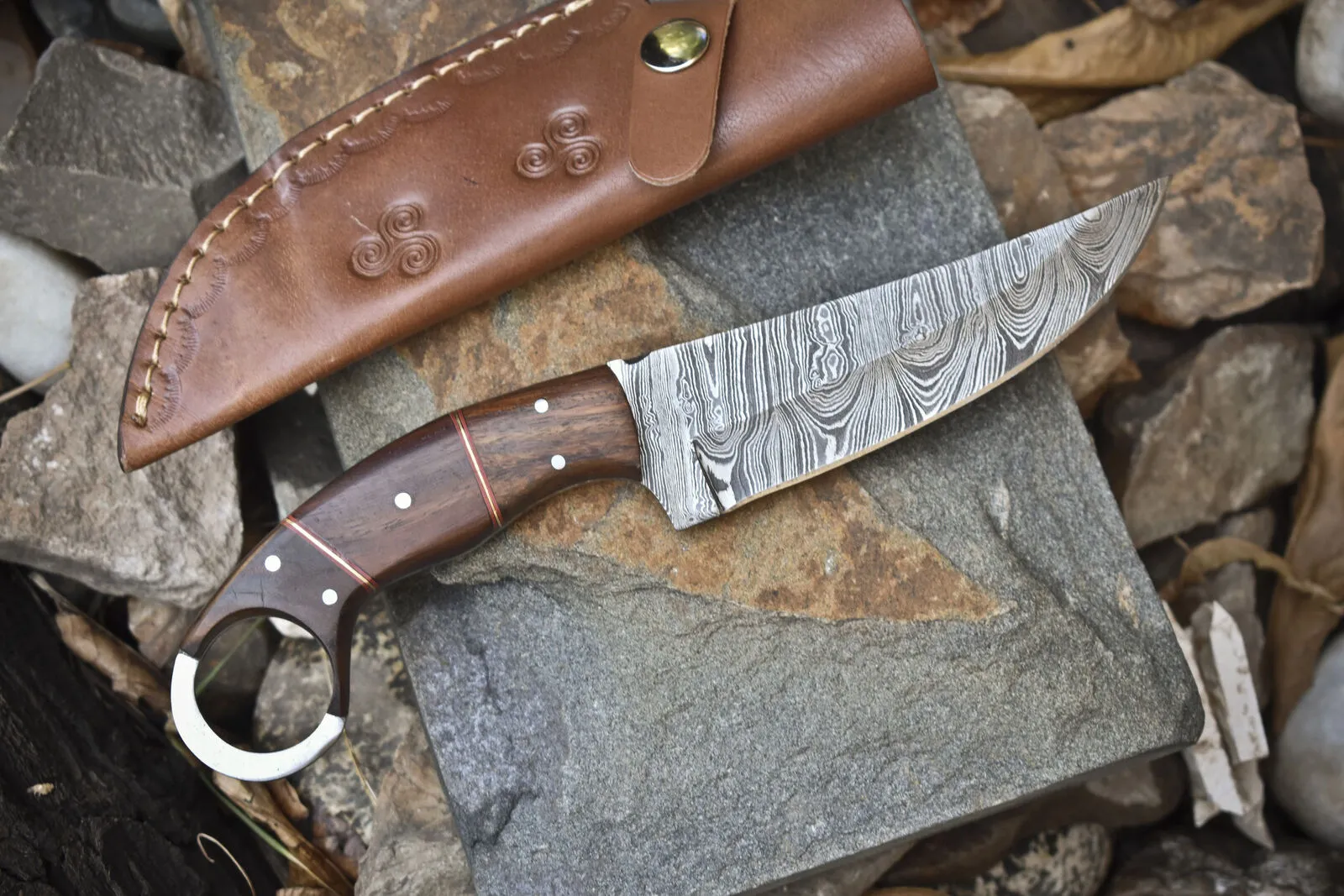 Best Custom Handmade Damascus Steel Hunting Knife – 8.5-Inch Blade with Pakkawood Handle and Leather Sheath