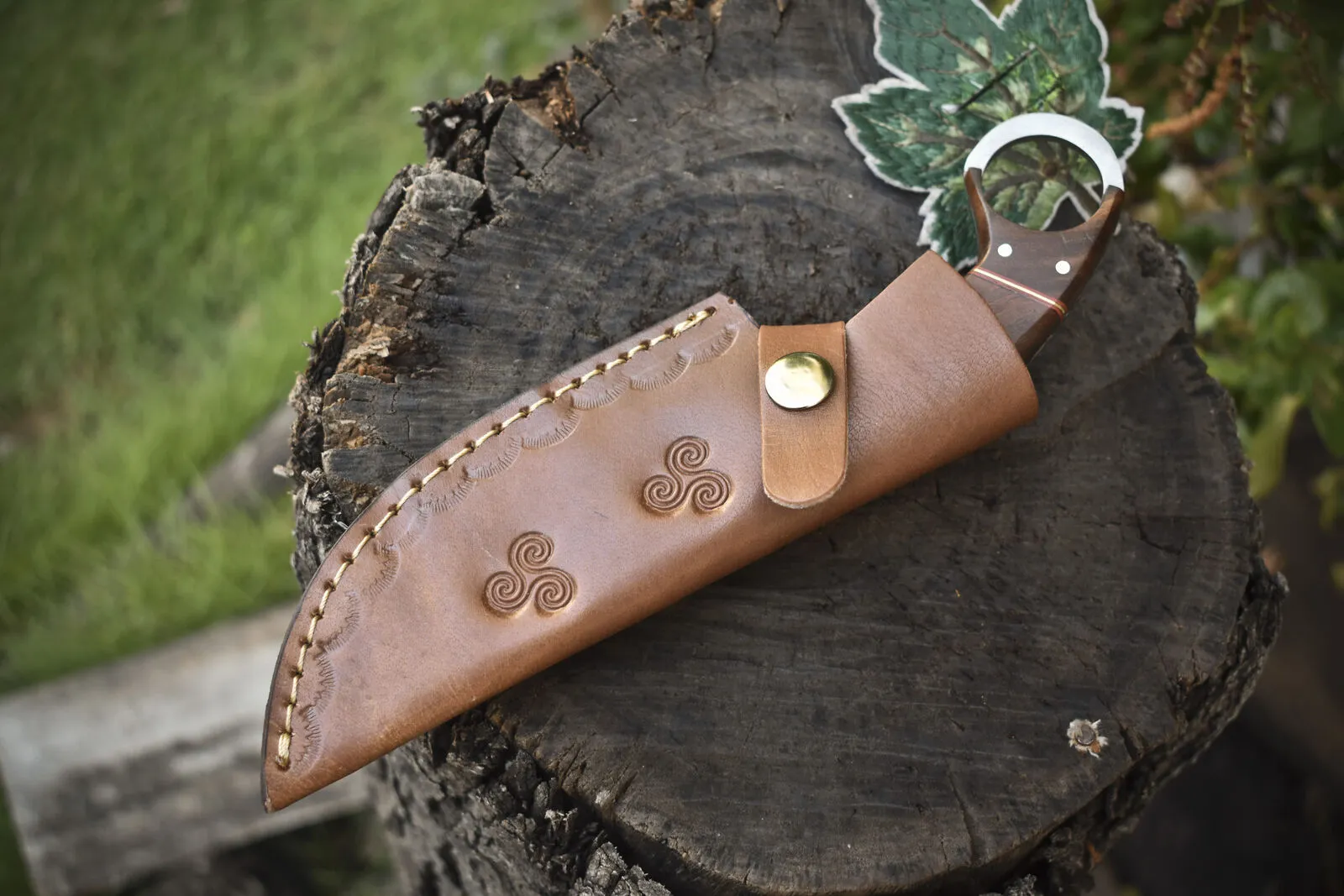 Best Custom Handmade Damascus Steel Hunting Knife – 8.5-Inch Blade with Pakkawood Handle and Leather Sheath