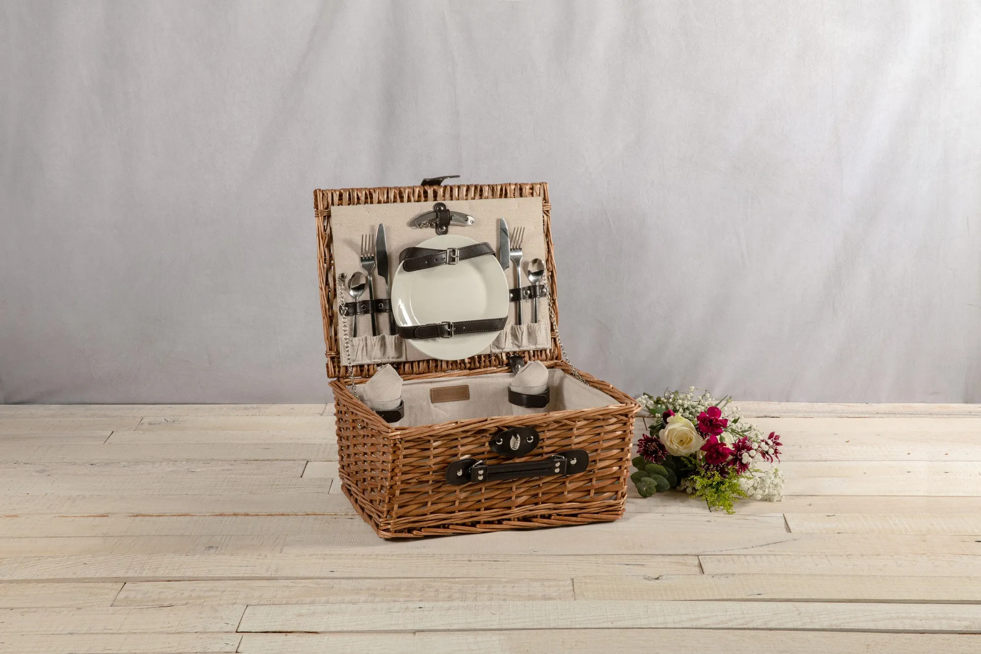 Cincinnati Reds - Classic Picnic Basket