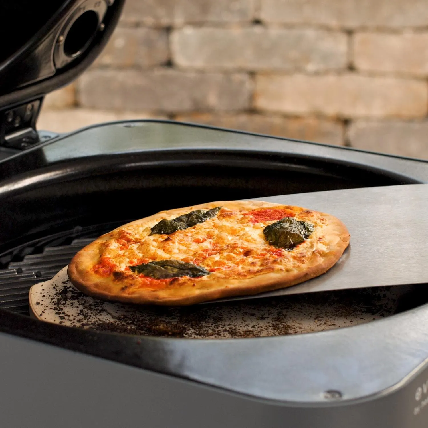 Everdure By Heston Blumenthal 4K 21-Inch Charcoal Grill & Smoker - HBCE4KGUS
