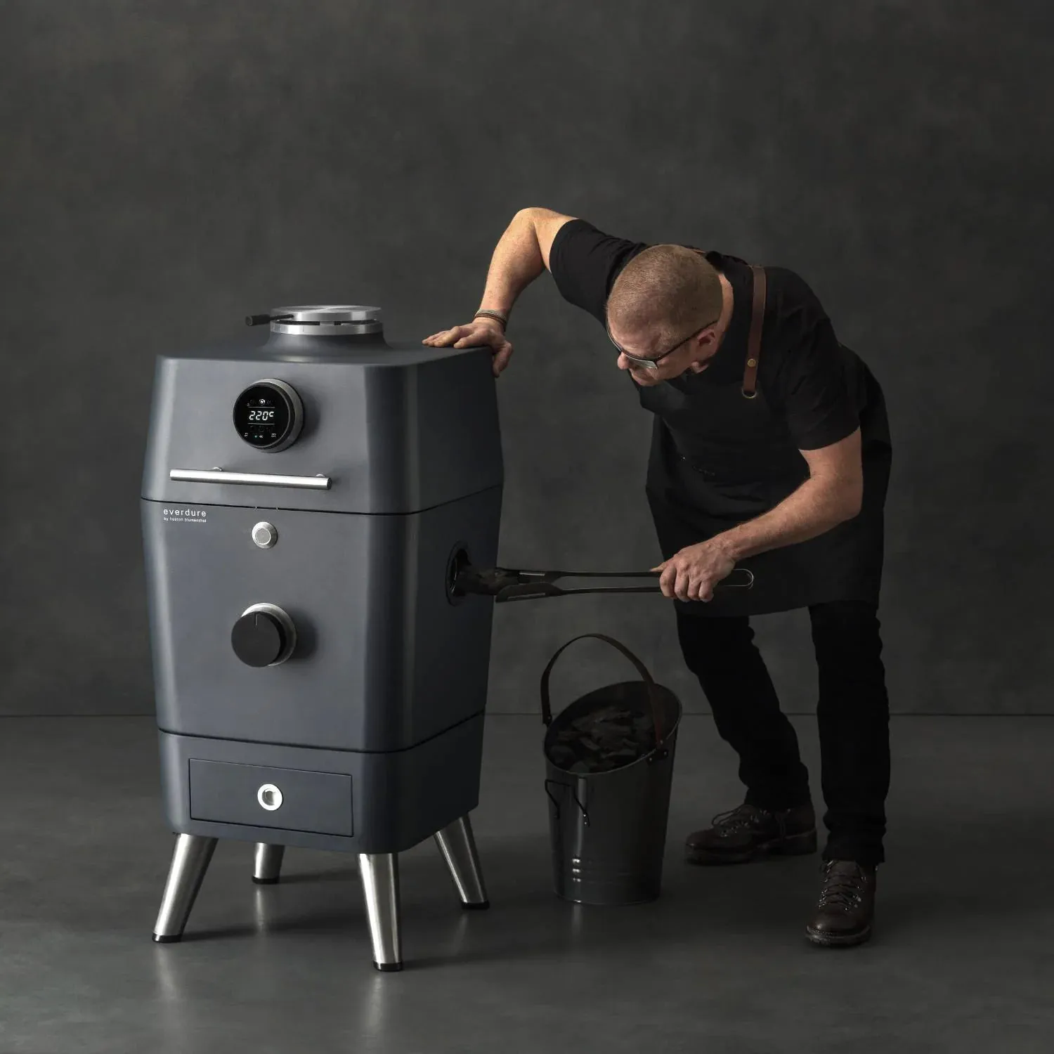 Everdure By Heston Blumenthal 4K 21-Inch Charcoal Grill & Smoker - HBCE4KGUS