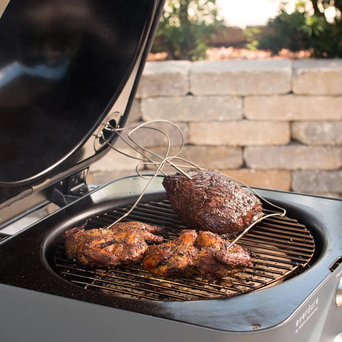 Everdure By Heston Blumenthal 4K 21-Inch Charcoal Grill & Smoker - HBCE4KGUS