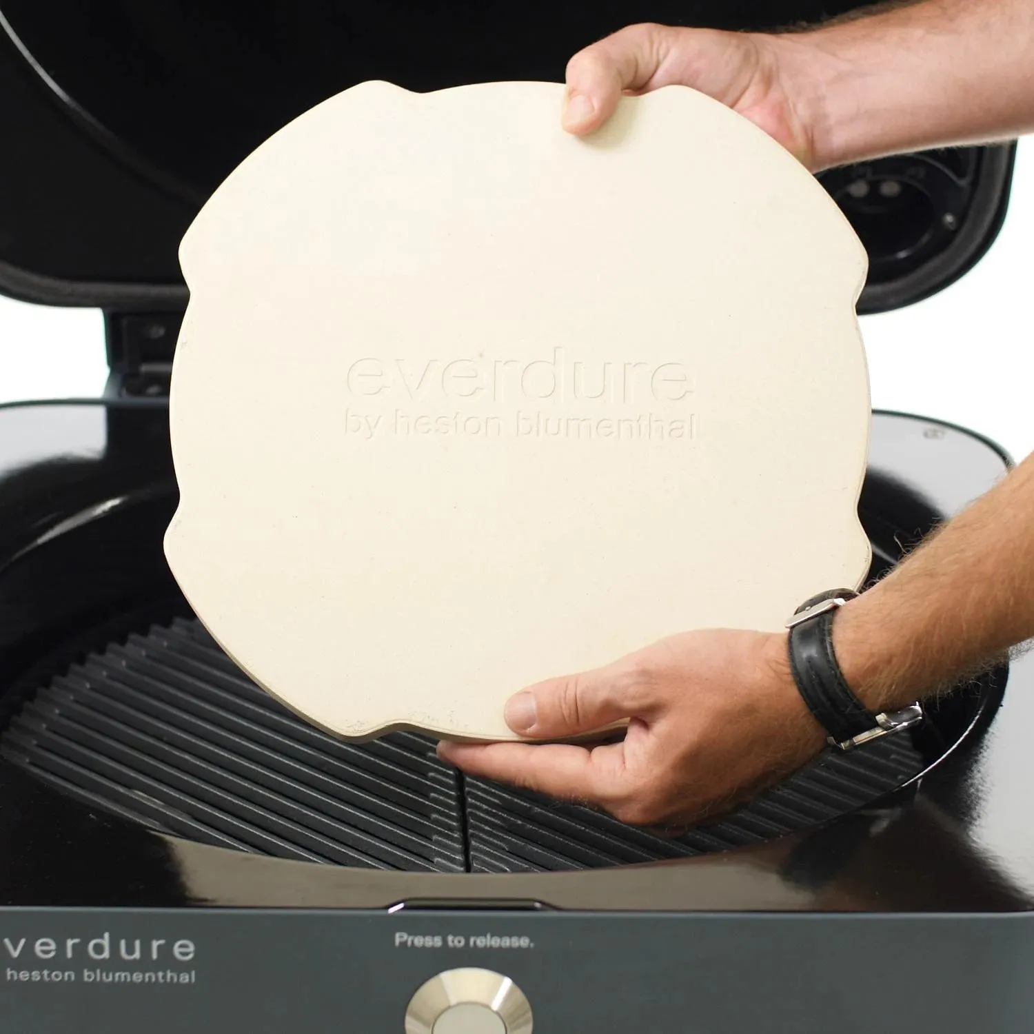 Everdure By Heston Blumenthal 4K 21-Inch Charcoal Grill & Smoker - HBCE4KGUS