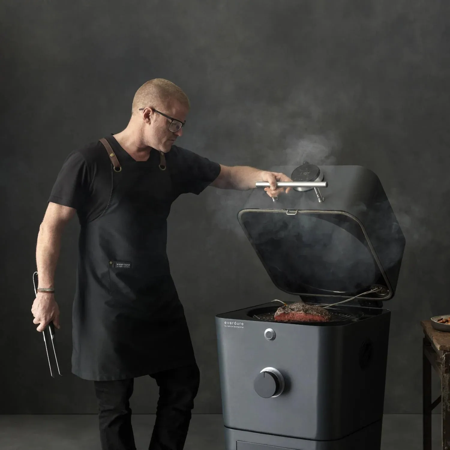 Everdure By Heston Blumenthal 4K 21-Inch Charcoal Grill & Smoker - HBCE4KGUS
