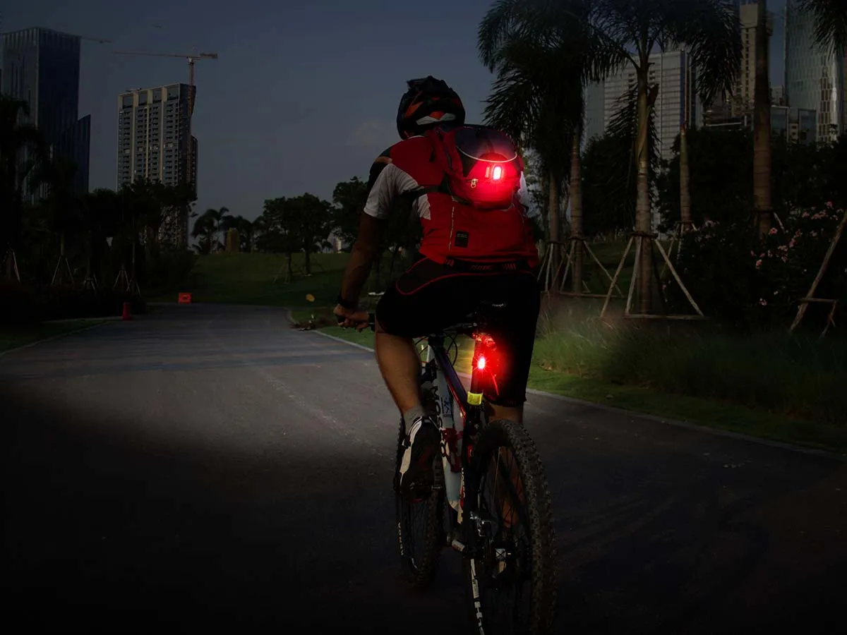 Fenix BC26R Rechargeable Bike Light Gift Pack