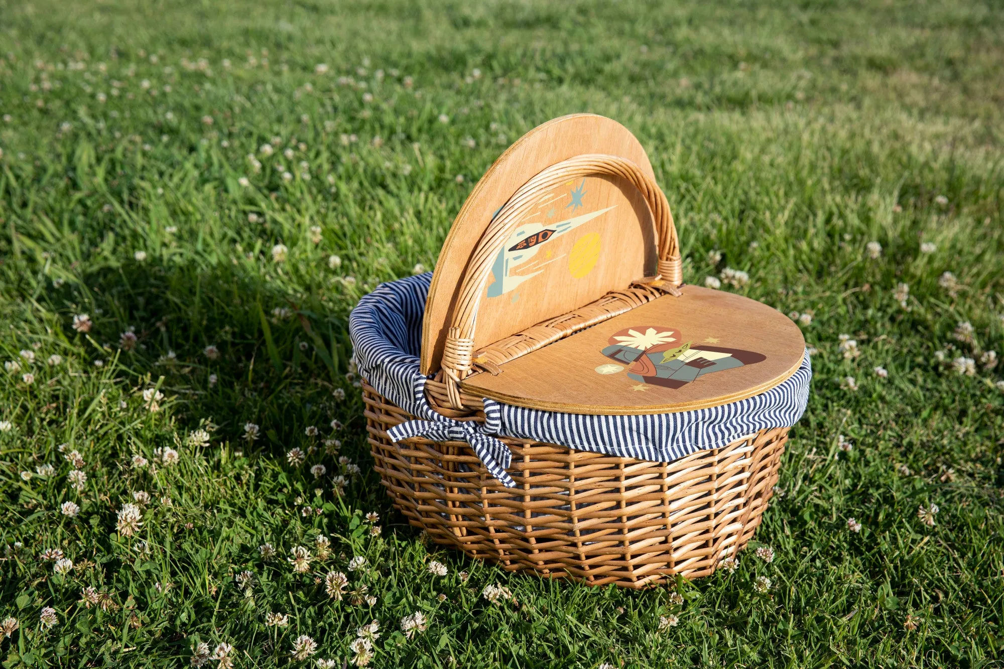 Mandalorian Grogu - Country Picnic Basket