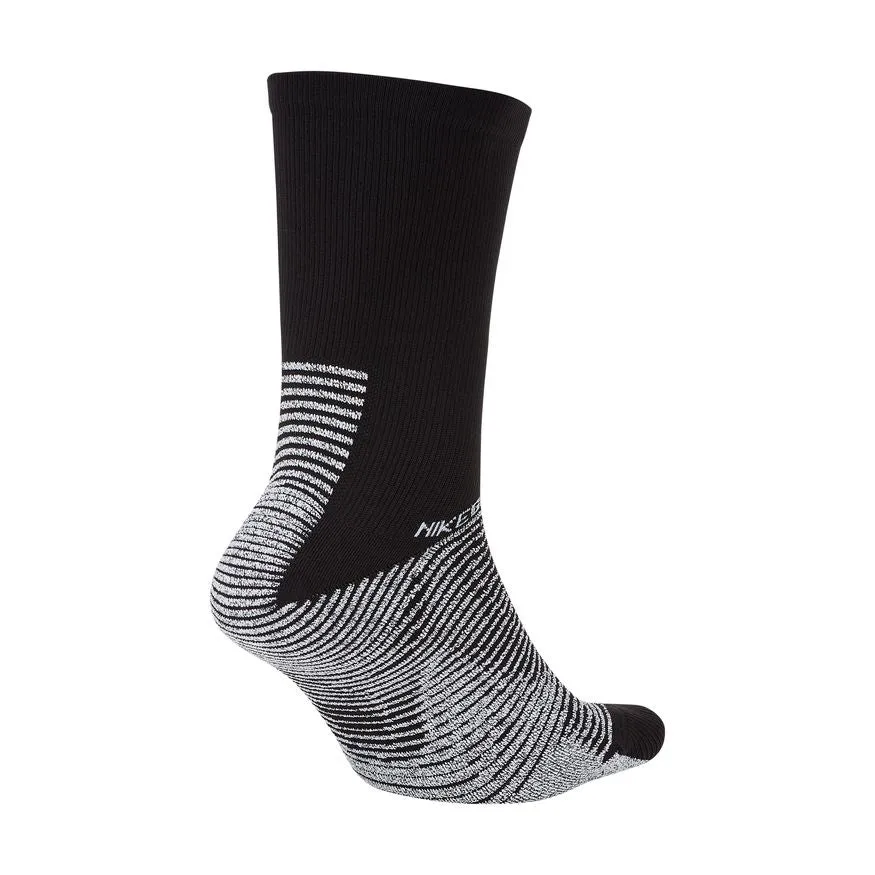 NIKE GRIP STRIKE CREW SOCK - WHITE / BLACK