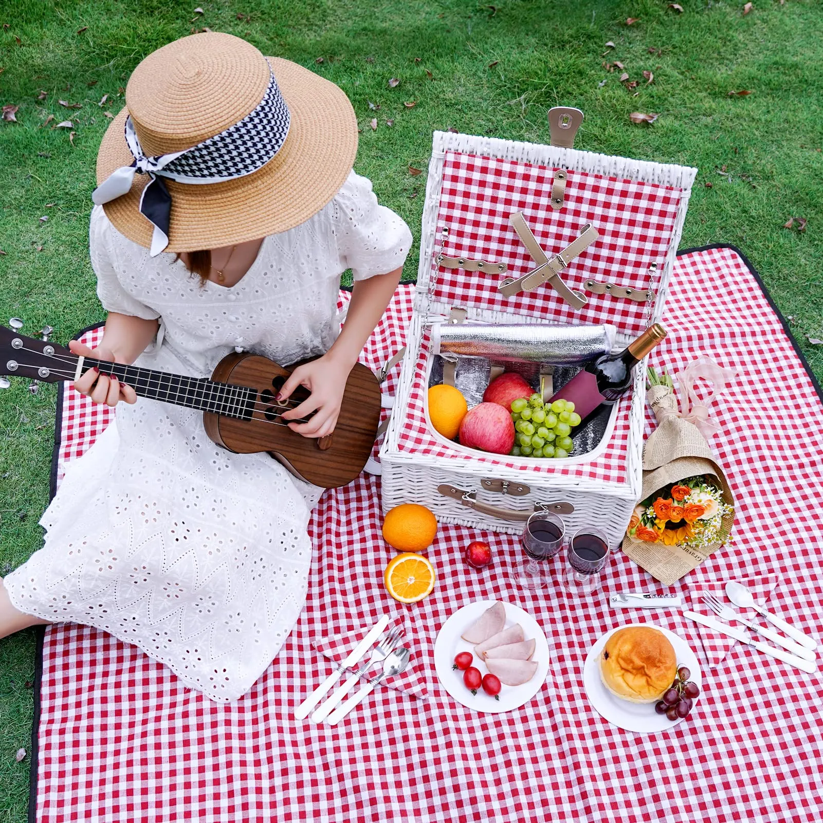 Picnic Wicker Basket with Cooler Red Checkered