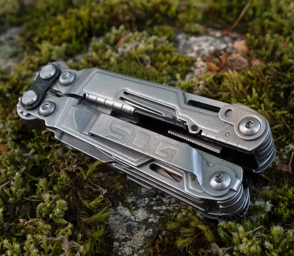 SOG 17 in 1 PowerLitre Multi-Tool