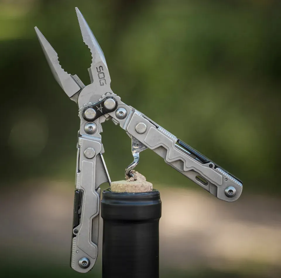 SOG 17 in 1 PowerLitre Multi-Tool