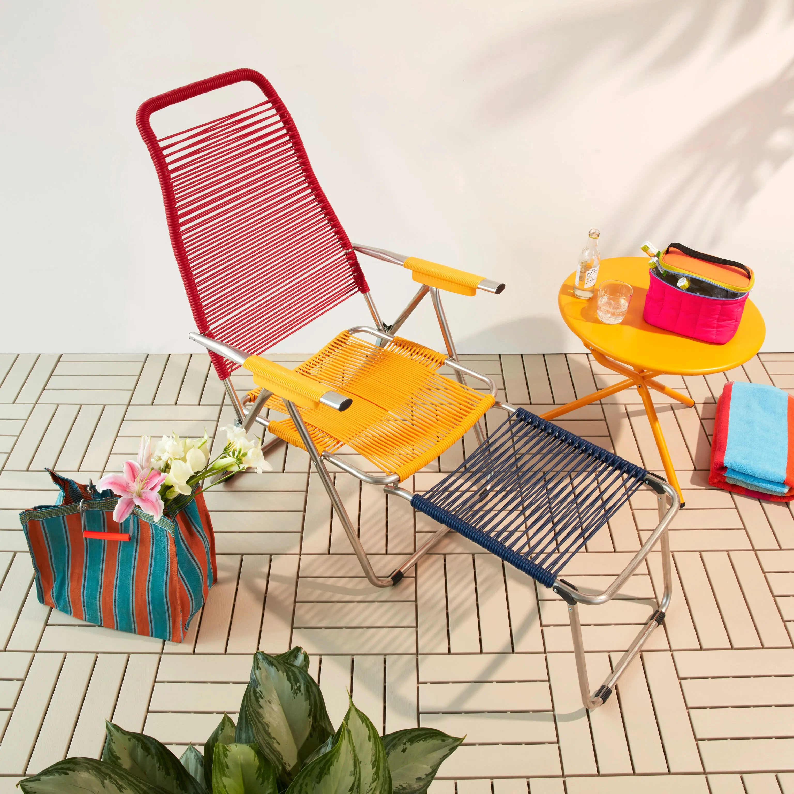 Spaghetti Outdoor Lounge Chair - Red/ Yellow/ Blue