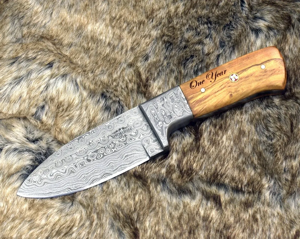 Tranquility Gut Hook Knife with Olive Wood Handle