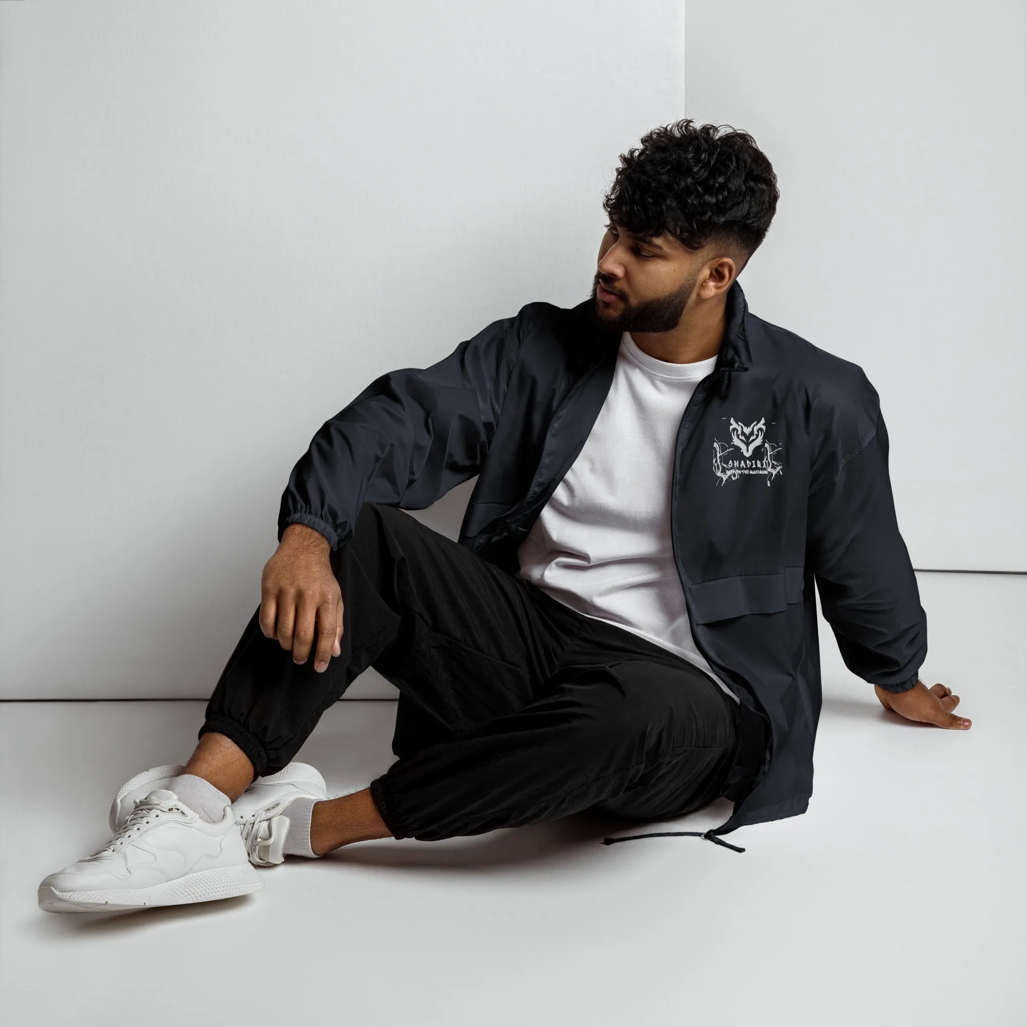 Unisex Windbreaker Lightweight and Waterproof: Ideal for Hiking and Outdoor Activities